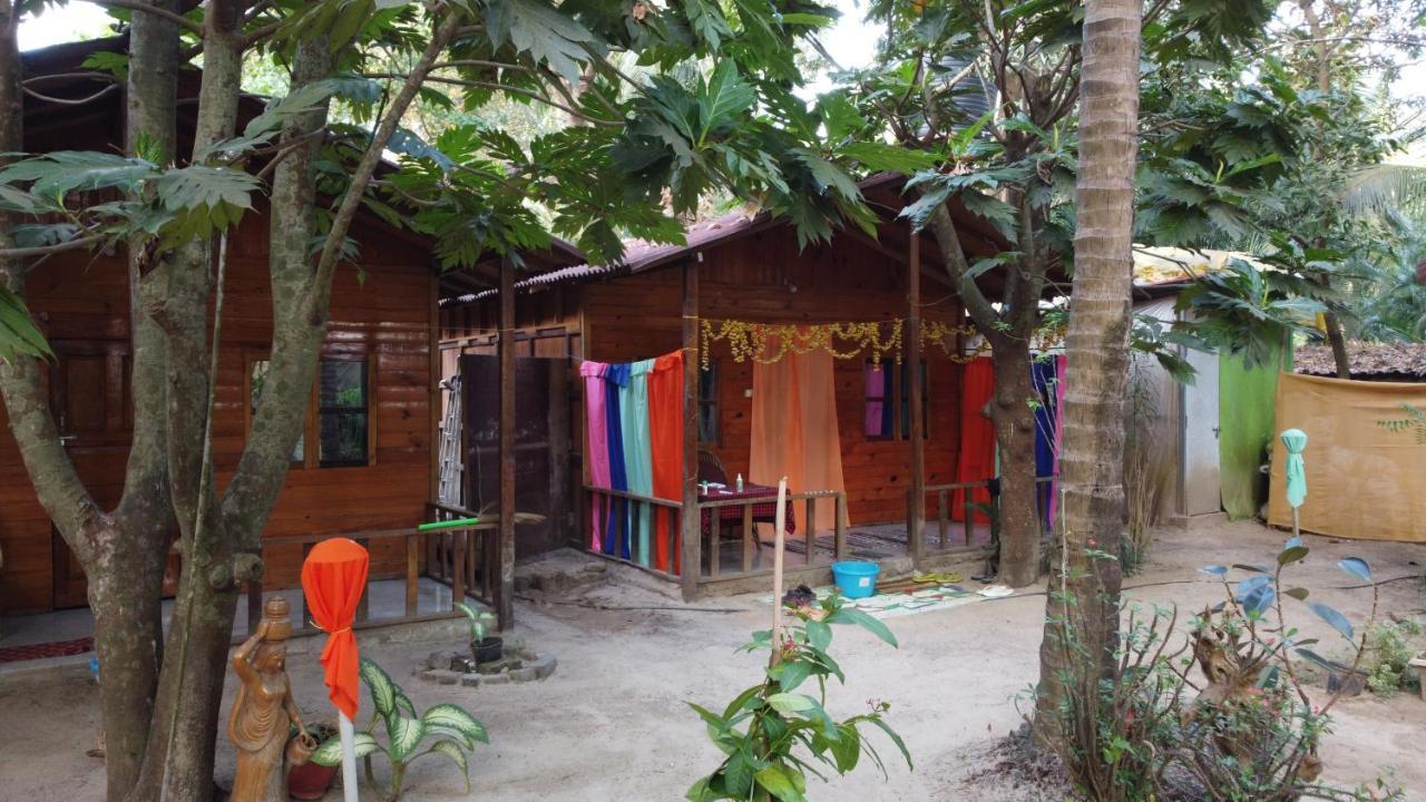 Fernandes Bar And Restaurant Acomodação com café da manhã Canacona Exterior foto