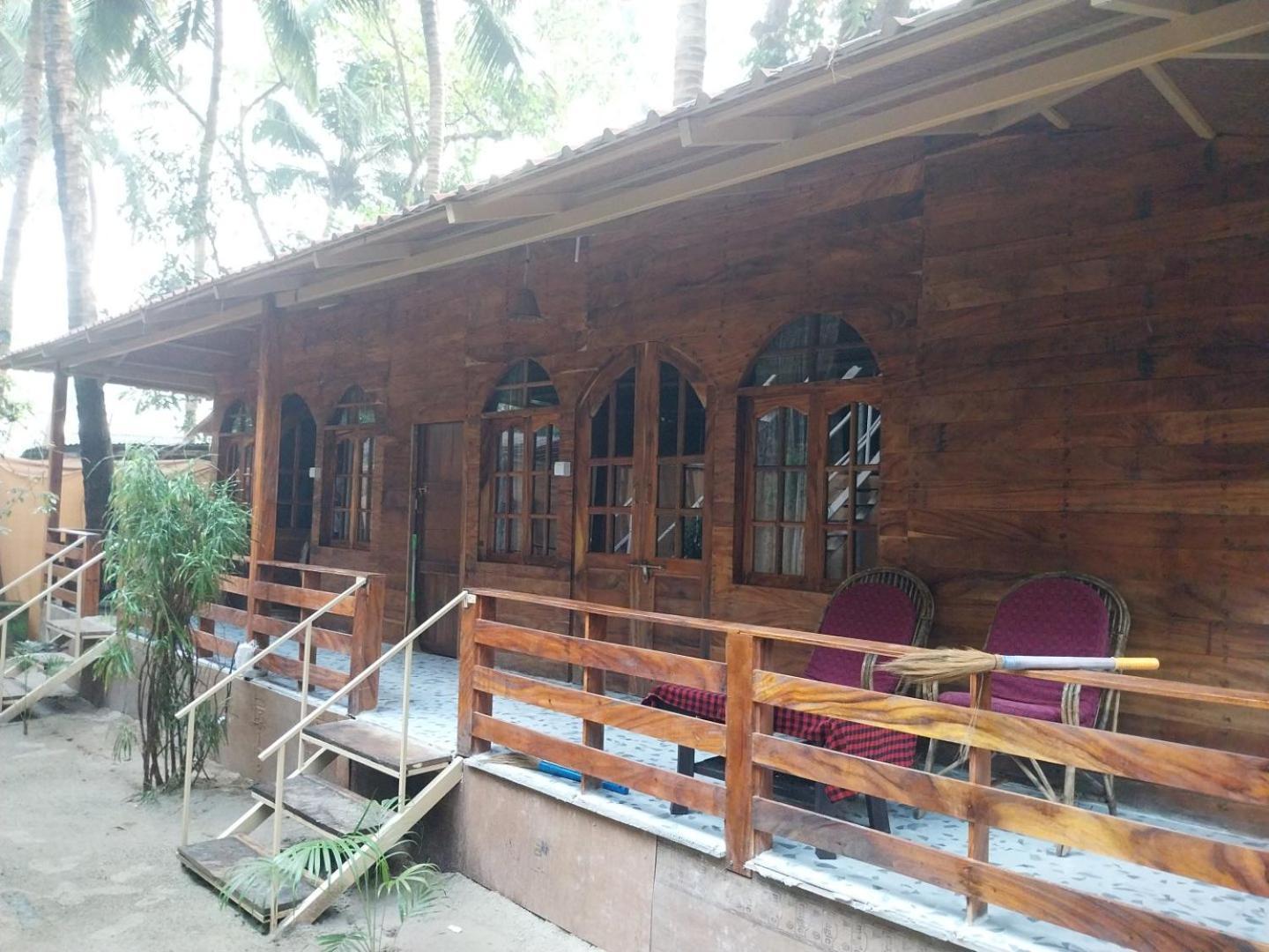 Fernandes Bar And Restaurant Acomodação com café da manhã Canacona Exterior foto