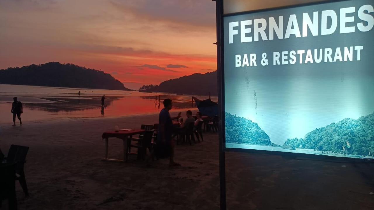 Fernandes Bar And Restaurant Acomodação com café da manhã Canacona Exterior foto